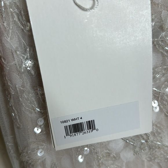 Mac Duggal white long sheer sleeve embellished gown dress size 4 NWT - Picture 14 of 16